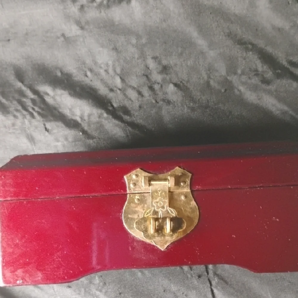 Vintage Red and Gold Jewelry Organizer